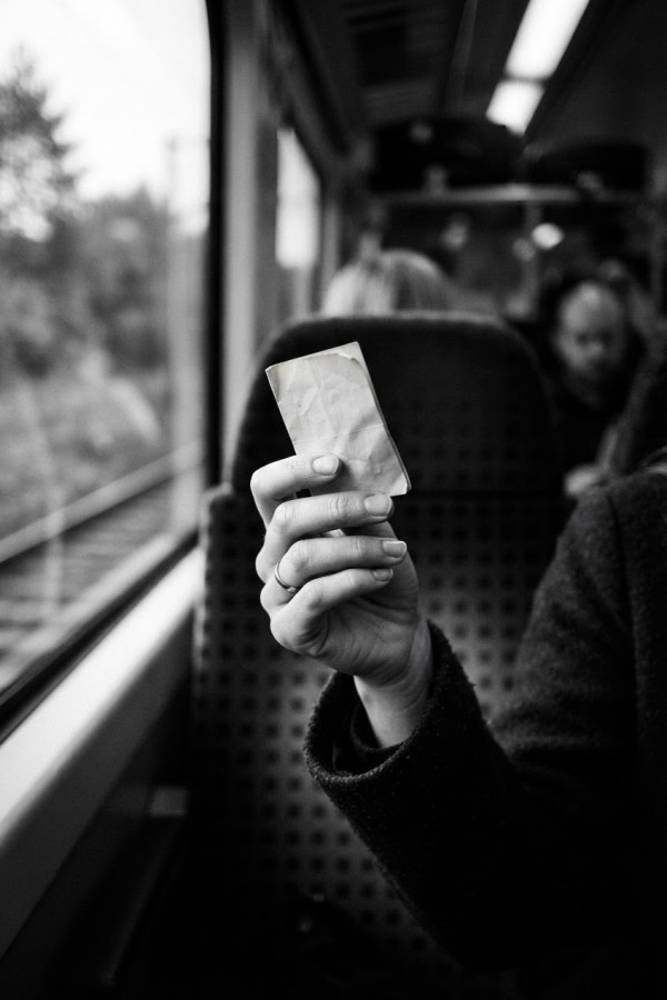 J'ai deux heures d'attente avant ma correspondance, et il y a un hôtel face à la gare... — par Silveria — © XStory-fr.com