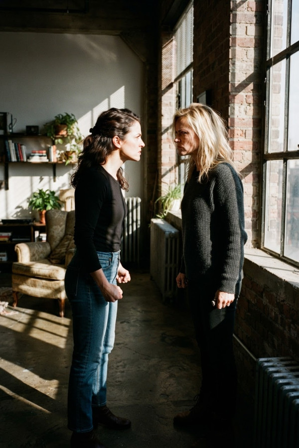 Laurie et Ingrid — par beau gosse 35 ans — © XStory-fr.com