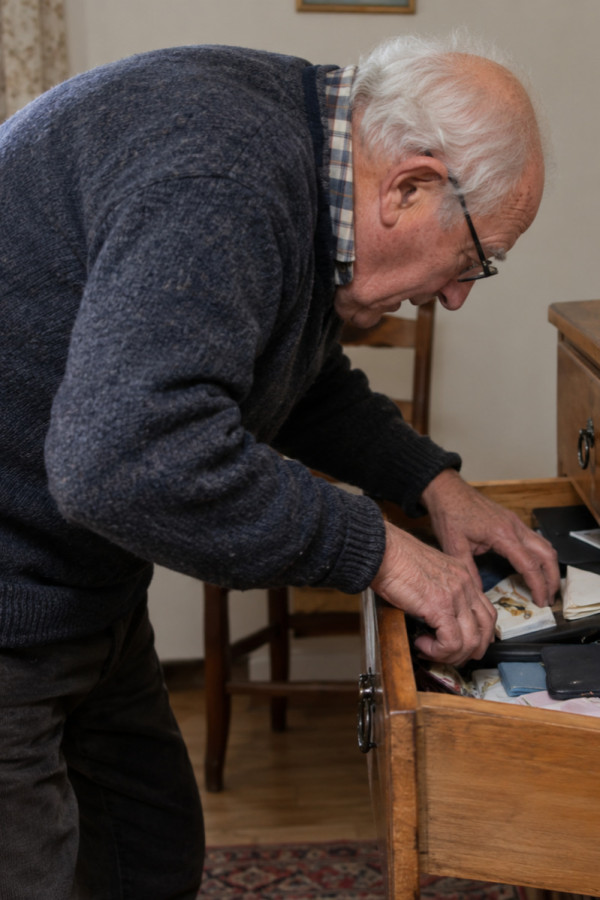 Mon vieux propriétaire pervers — par cila — © XStory-fr.com